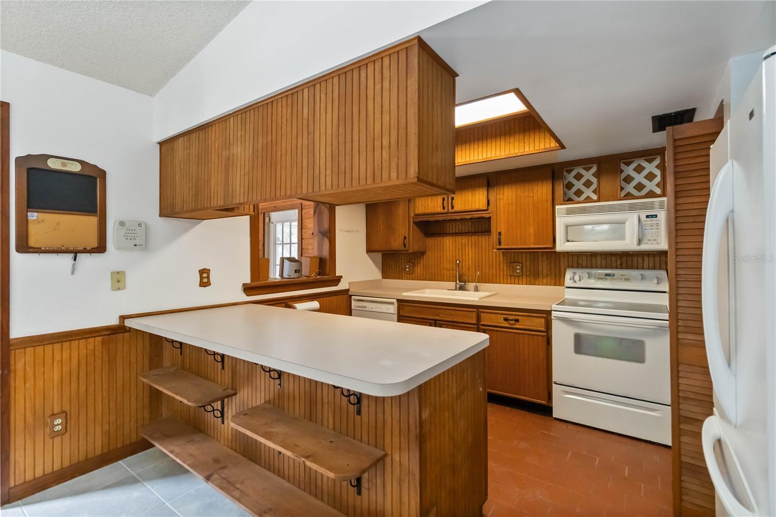 Listing photo id 23 for 9410 7th Avenue