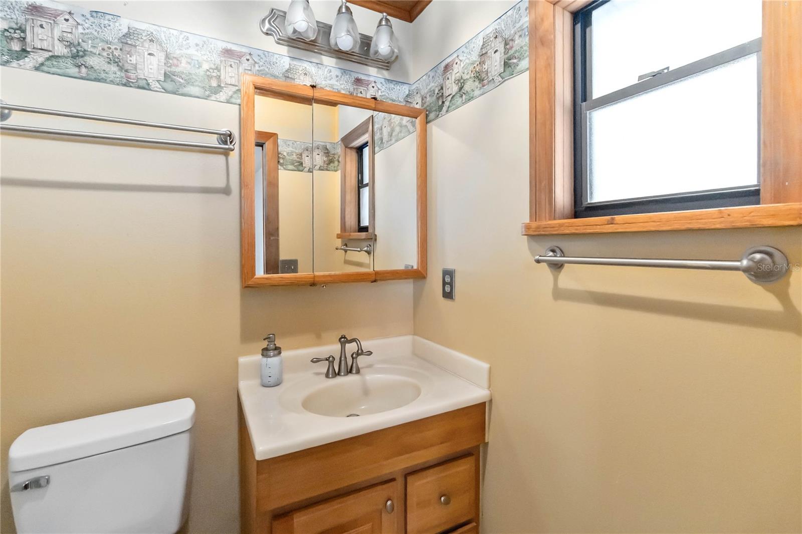 Listing photo id 27 for 9410 7th Avenue