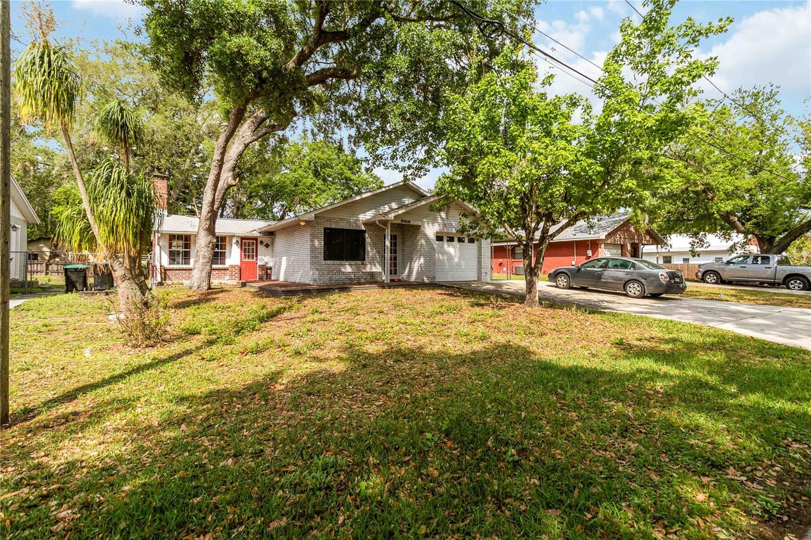 Listing photo id 1 for 9410 7th Avenue