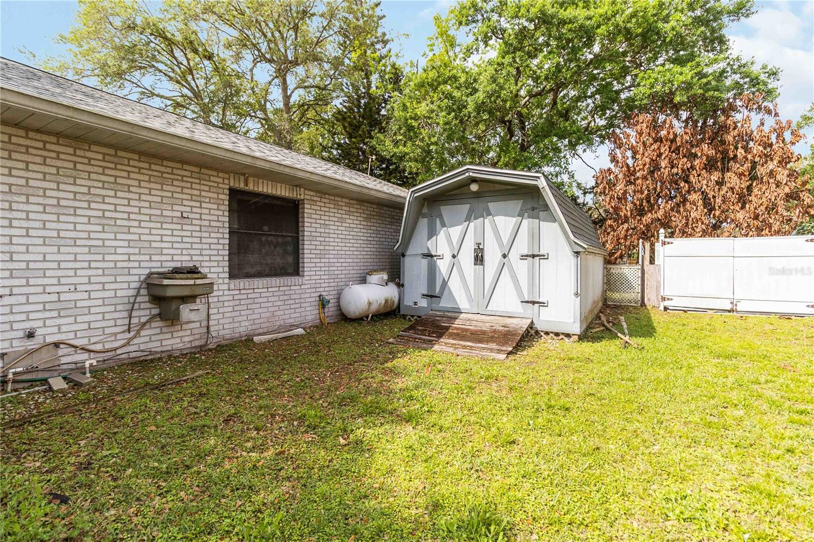 Listing photo id 4 for 9410 7th Avenue