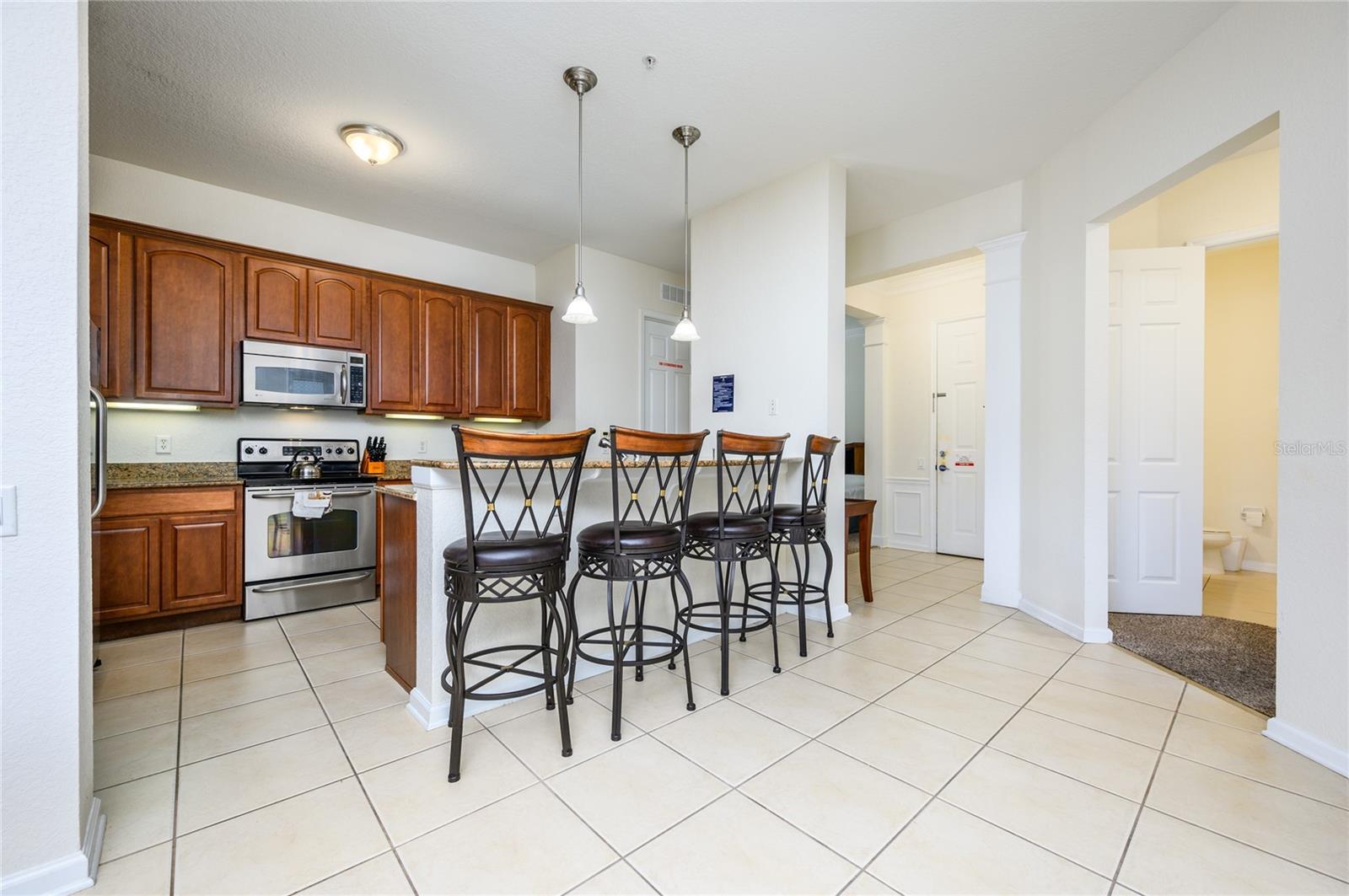 Image 11 of 53 For 4804 Cayview Avenue 407