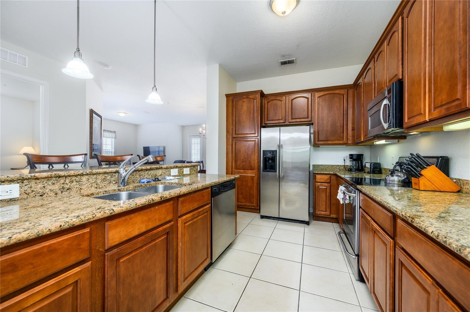 Image 15 of 53 For 4804 Cayview Avenue 407