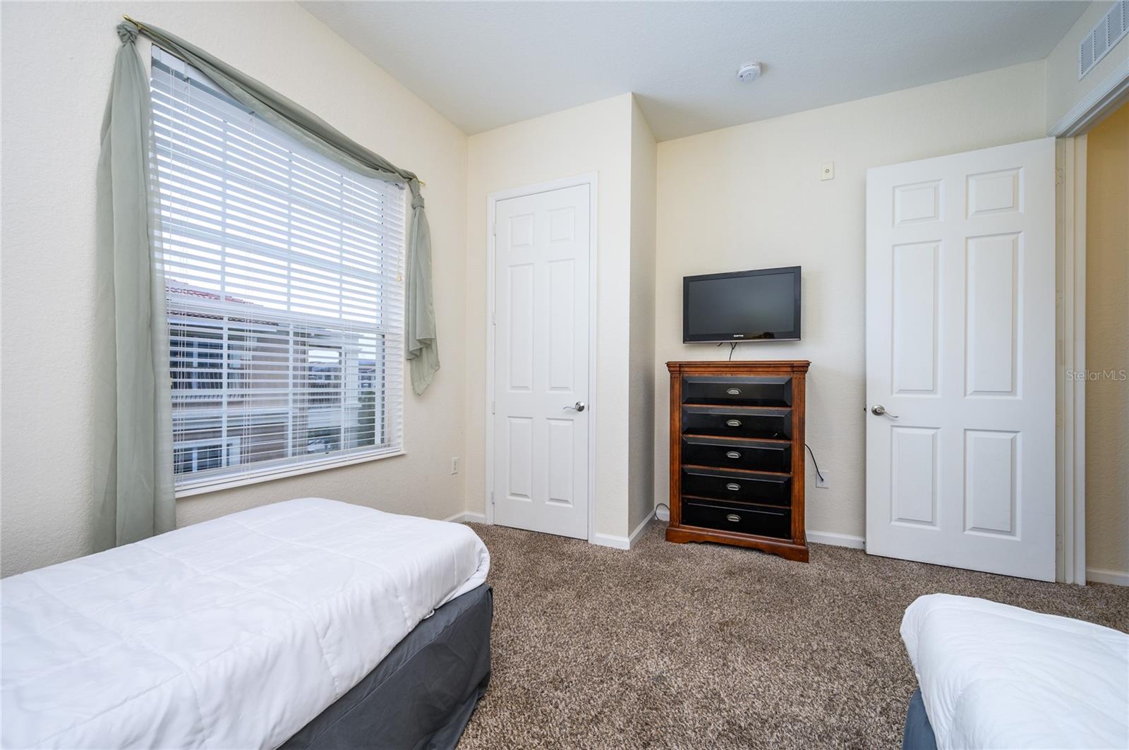 Image 20 of 53 For 4804 Cayview Avenue 407