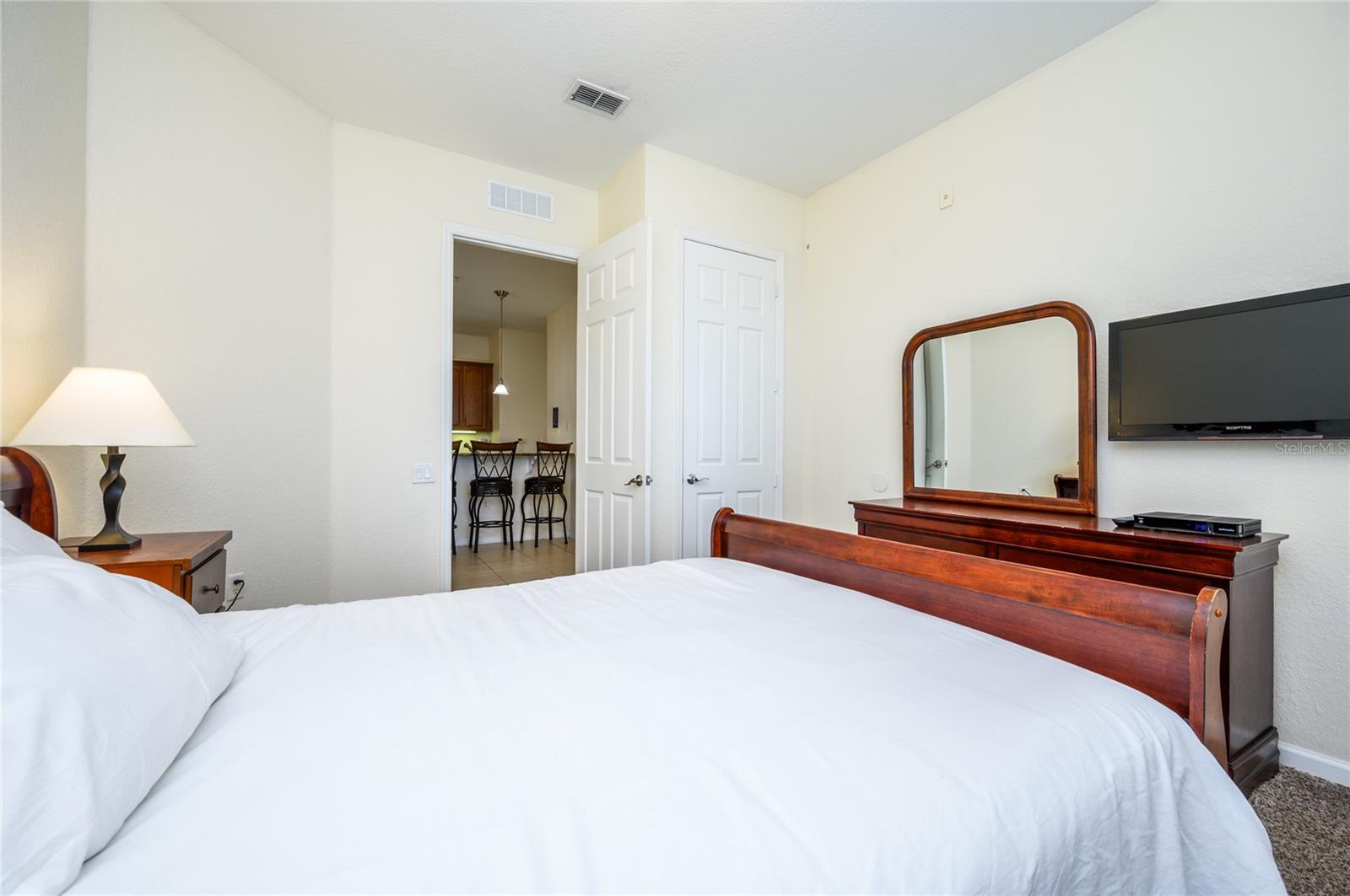 Image 23 of 53 For 4804 Cayview Avenue 407