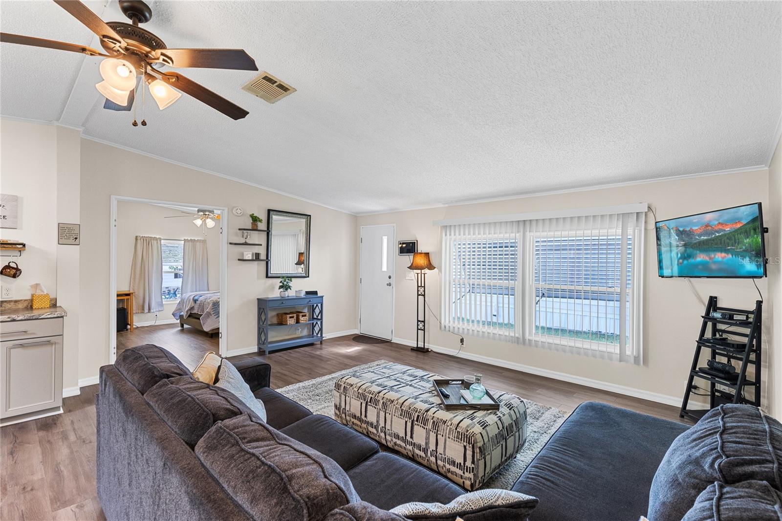 Image 6 of 41 For 516 Ranger Park Court