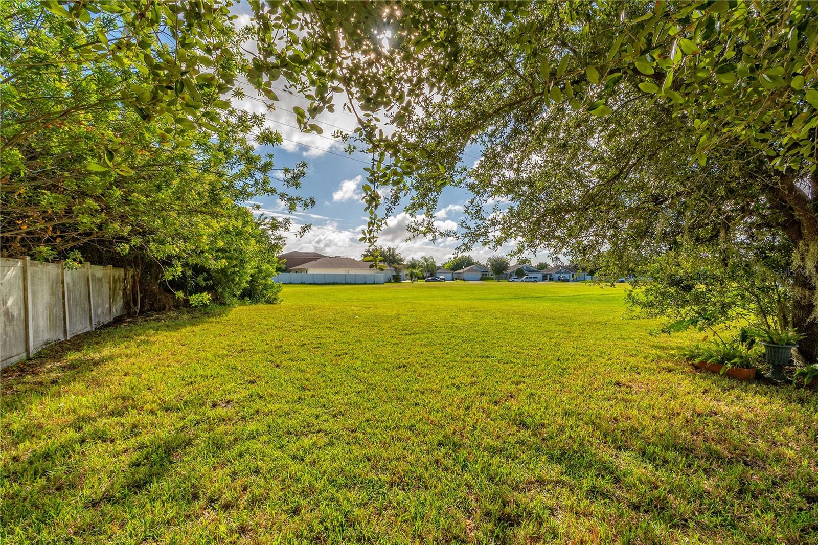 Image 24 of 25 For 939 Flower Fields Lane