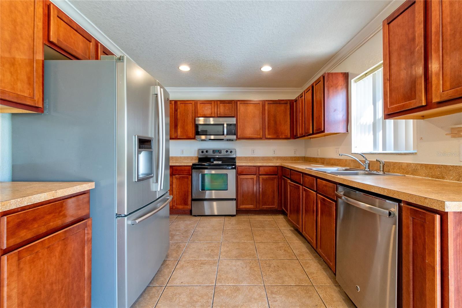 Image 5 of 25 For 939 Flower Fields Lane