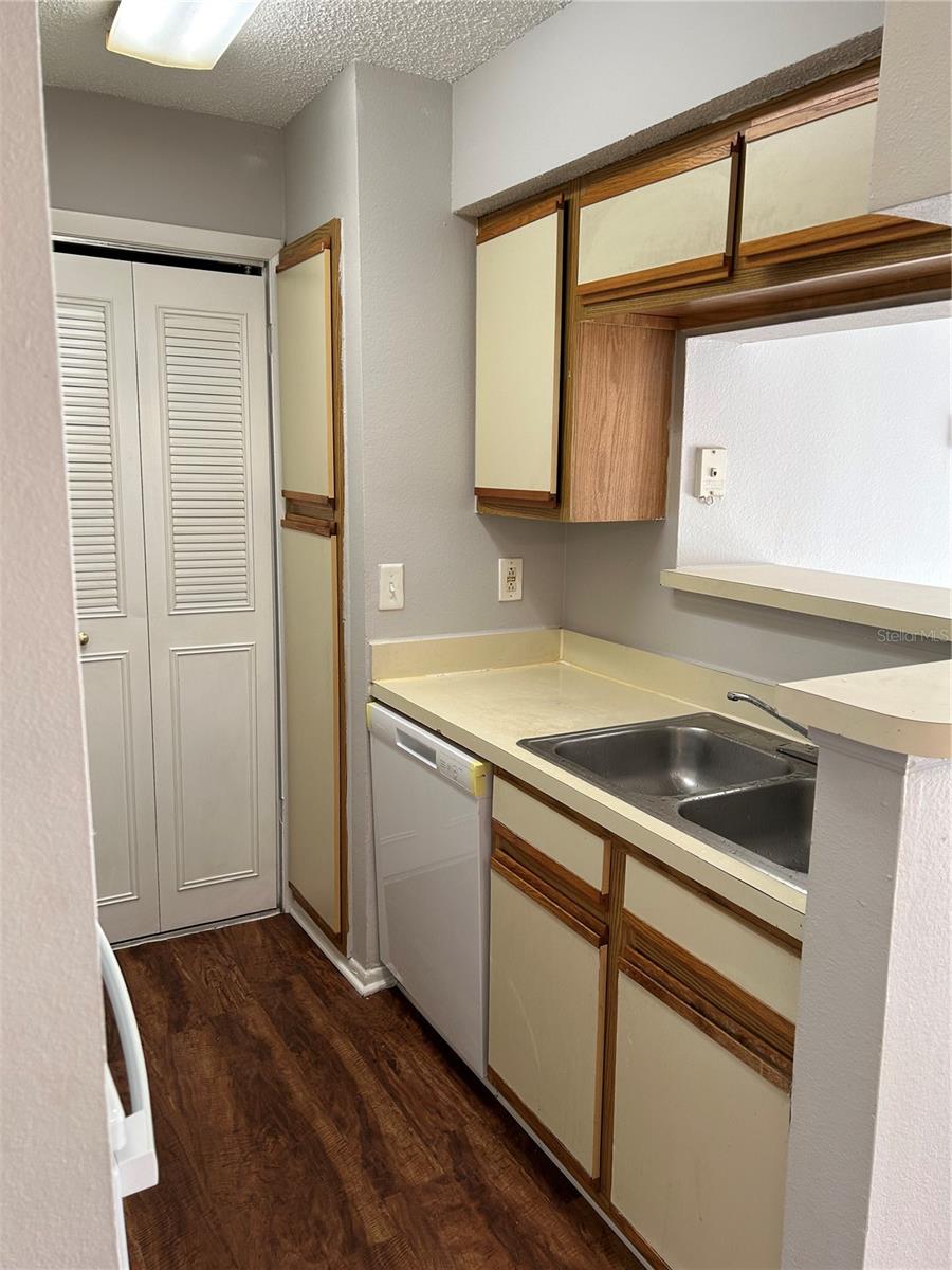 Image 7 of 16 For 241 Afton Square 304