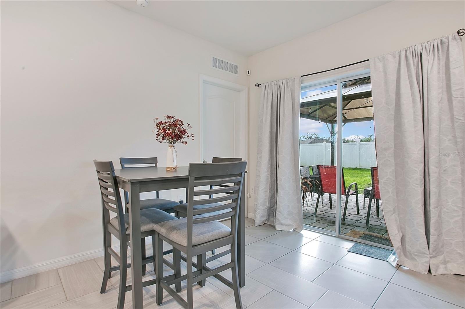 Image 10 of 31 For 3676 Scarlett Oak Drive