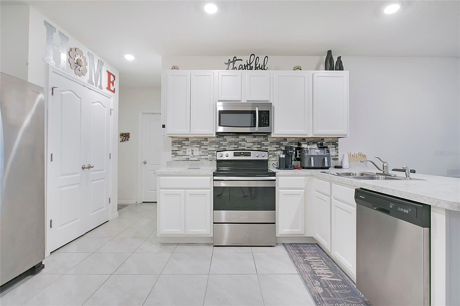 Image 7 of 31 For 3676 Scarlett Oak Drive