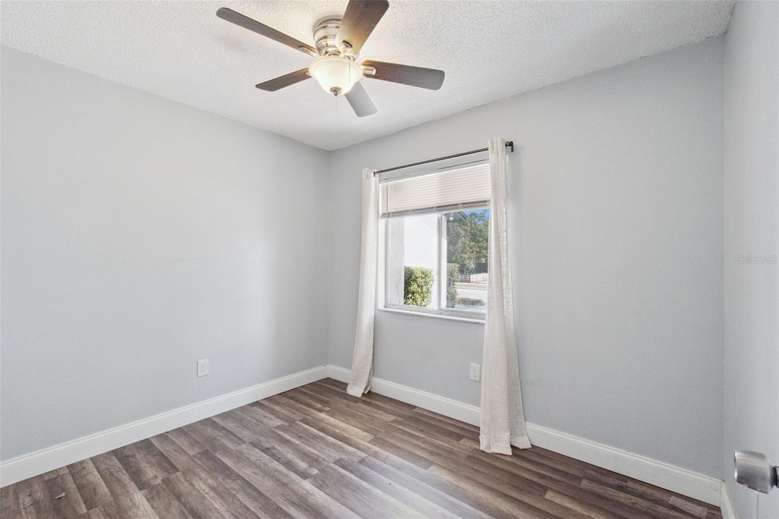 Image 15 of 26 For 2948 Willow Bend Boulevard