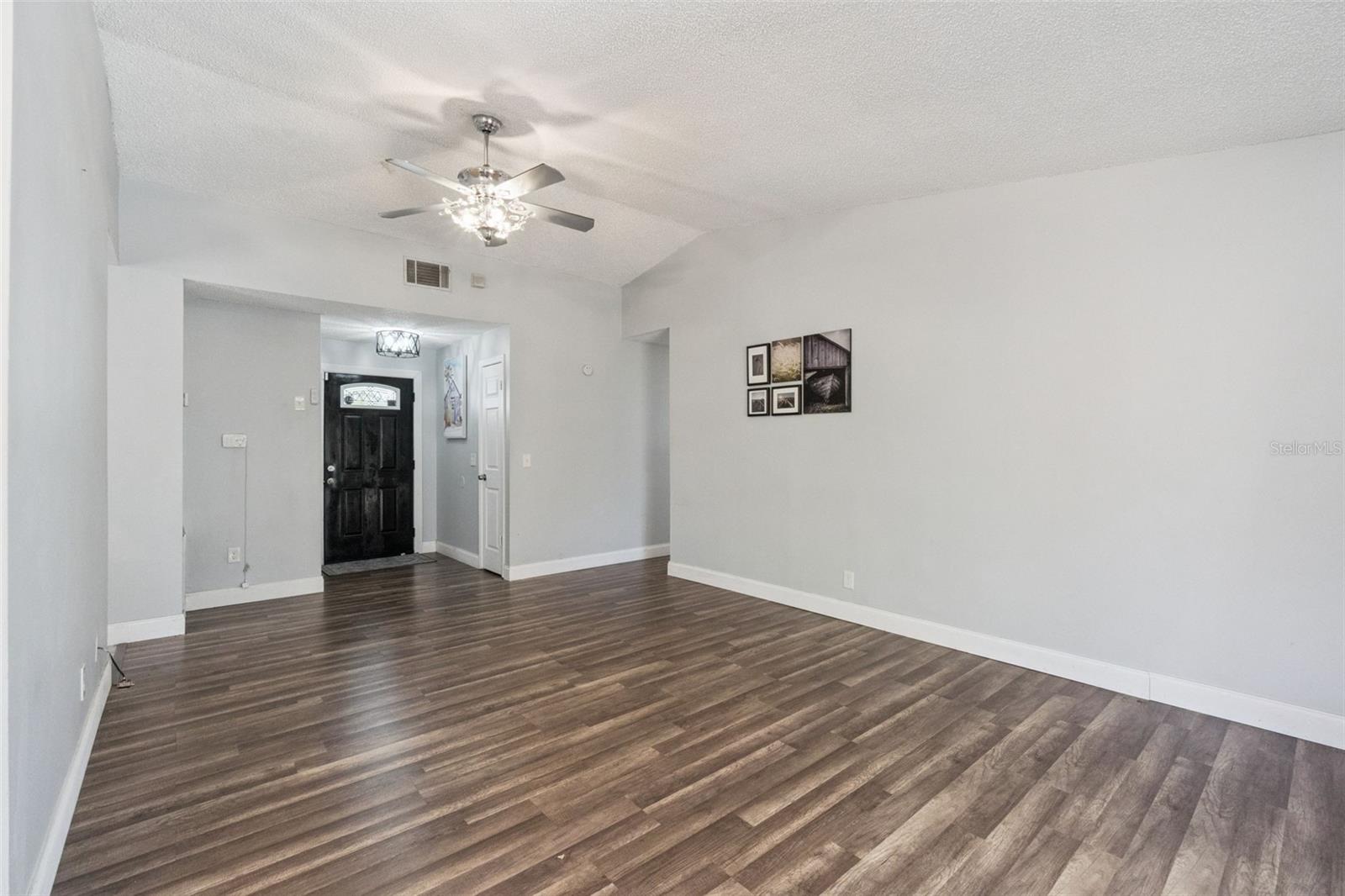 Image 3 of 26 For 2948 Willow Bend Boulevard