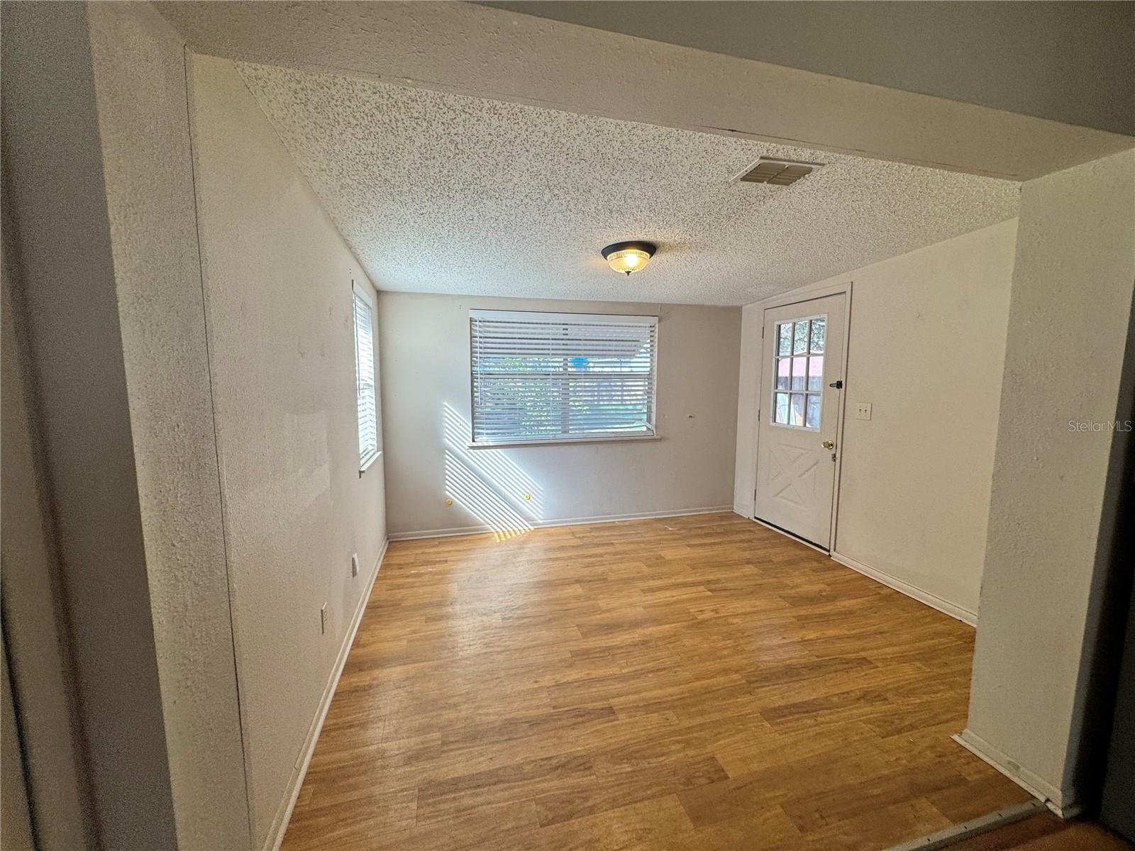 Image 3 of 8 For 446 Theresa Court