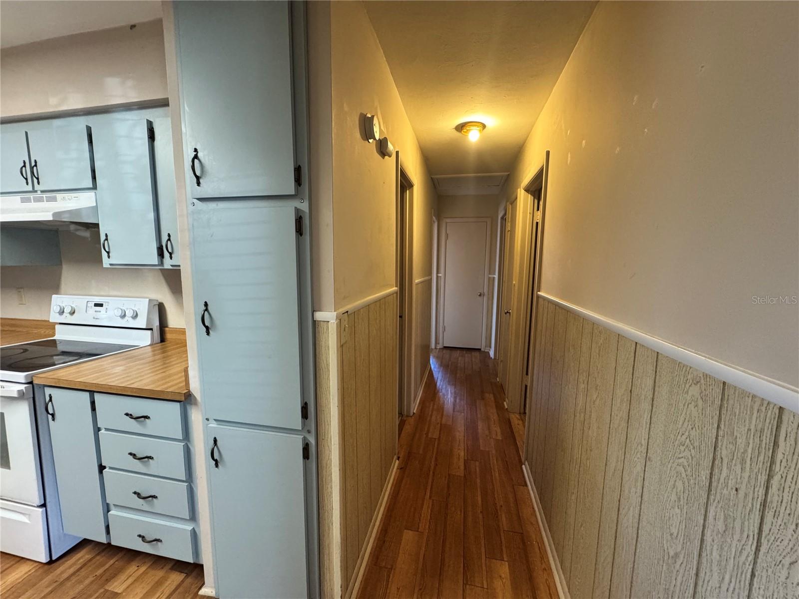 Image 4 of 8 For 446 Theresa Court