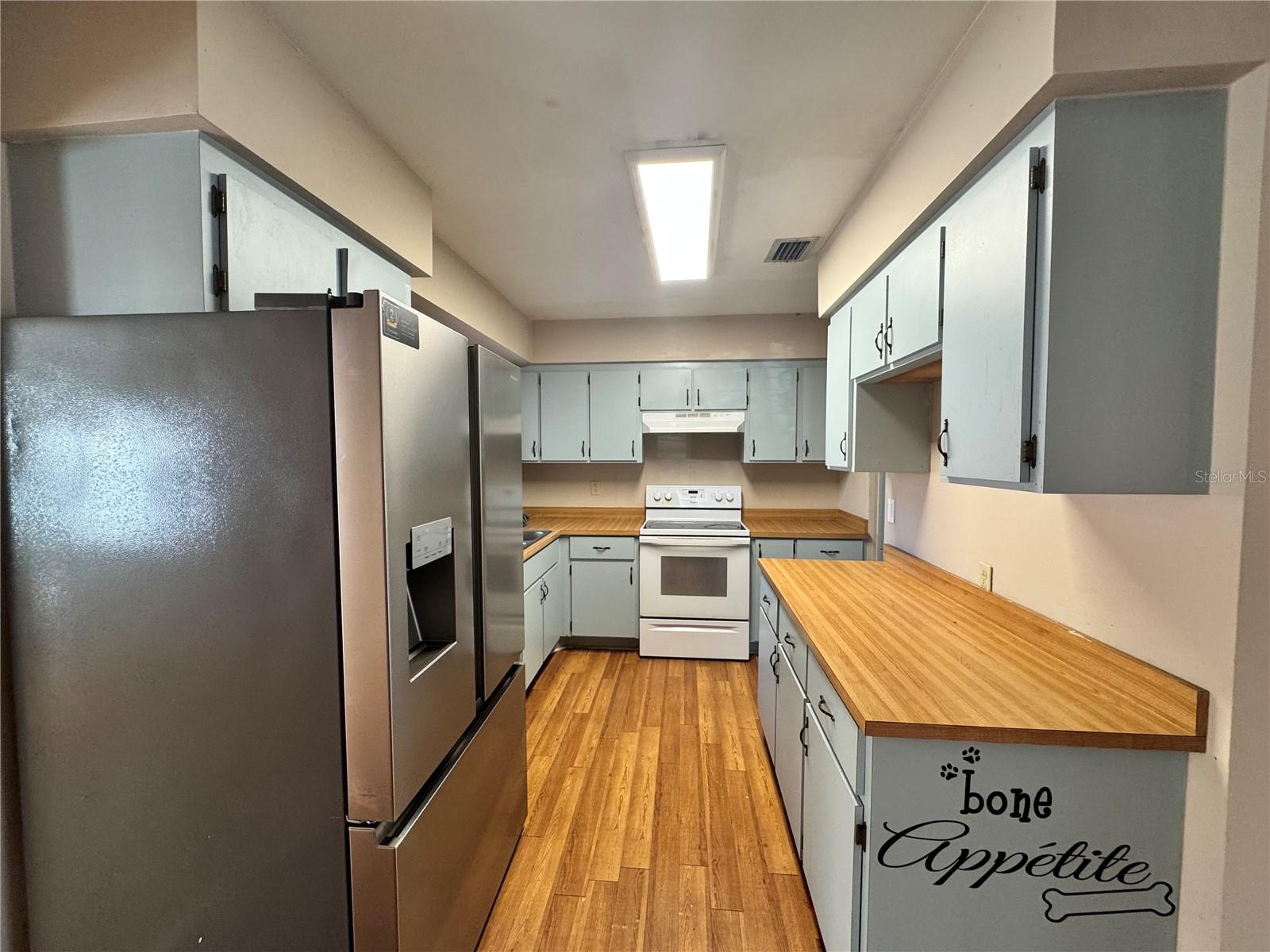 Image 5 of 8 For 446 Theresa Court