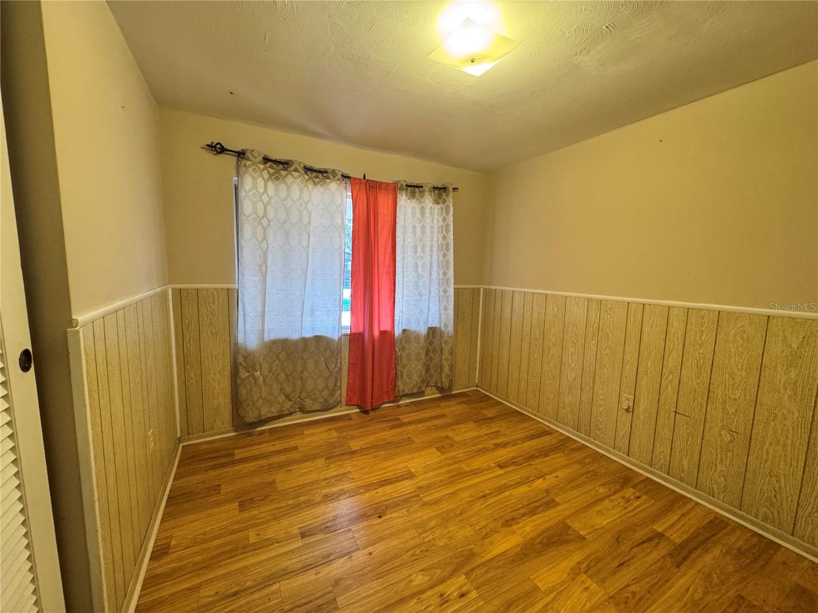 Image 7 of 8 For 446 Theresa Court