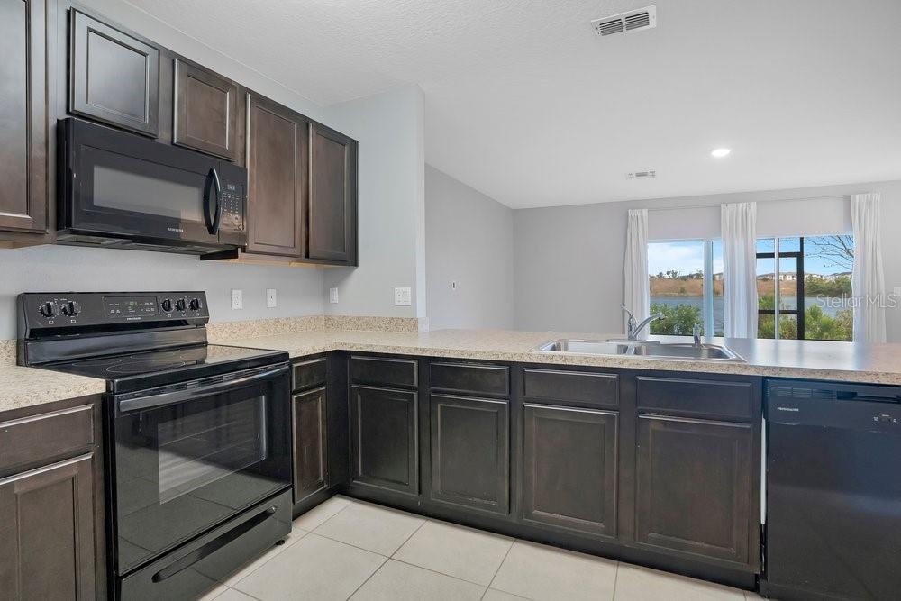 Image 4 of 40 For 336 Arbor Lakes Drive