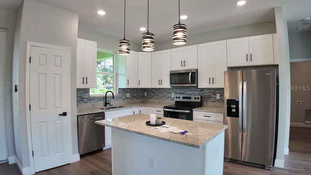 Image 3 of 9 For 4200 Leaf Road