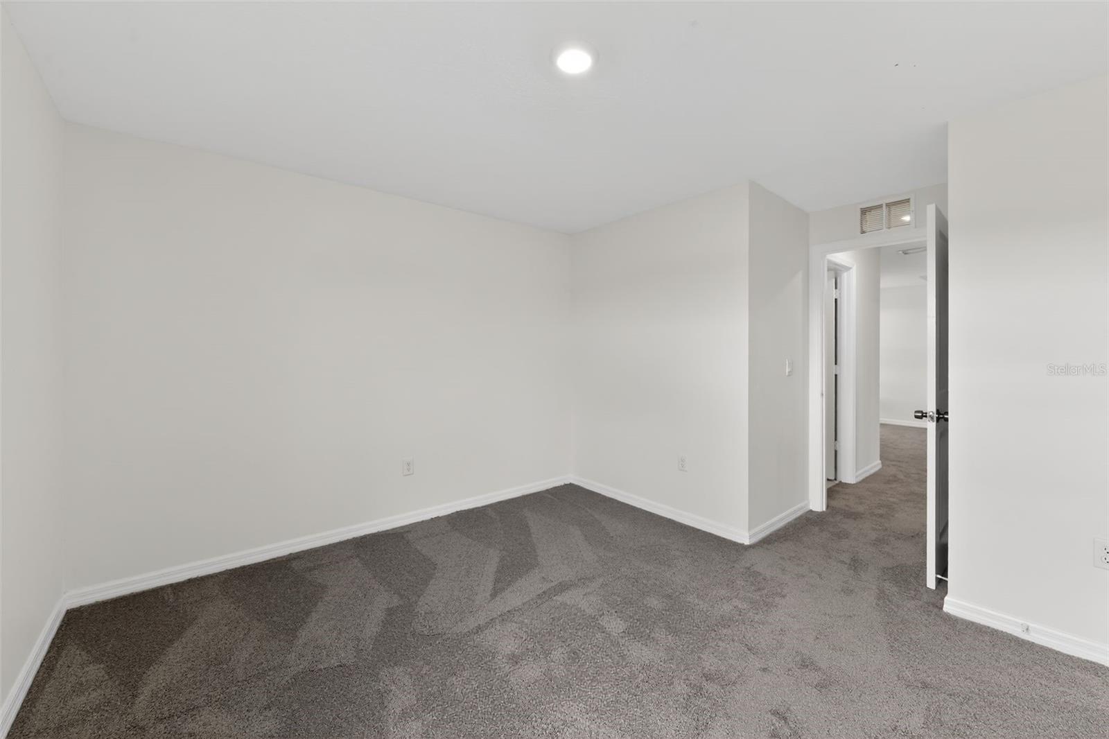 Image 11 of 19 For 439 Sunlit Coral Street