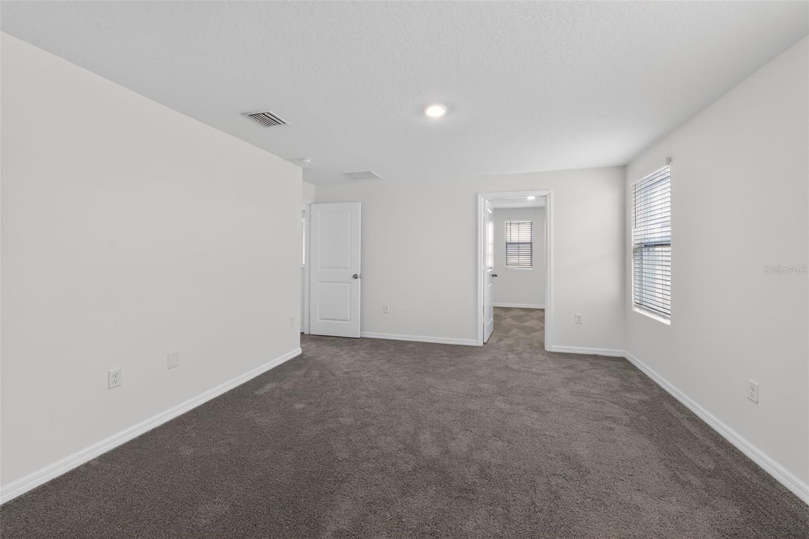 Image 14 of 19 For 439 Sunlit Coral Street