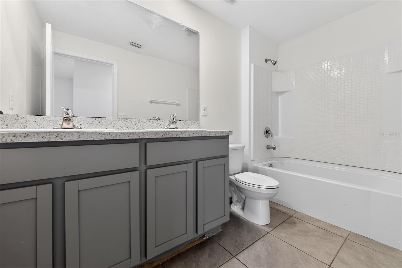 Image 16 of 19 For 439 Sunlit Coral Street