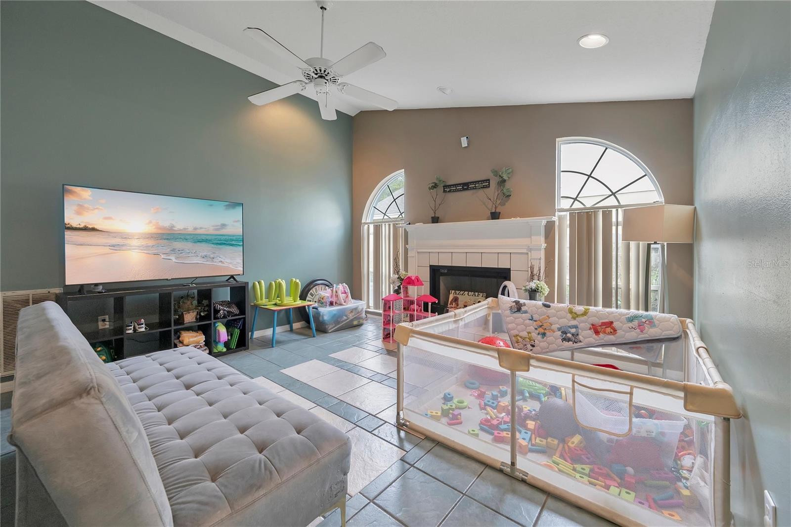 Image 11 of 31 For 523 Little Lake Court