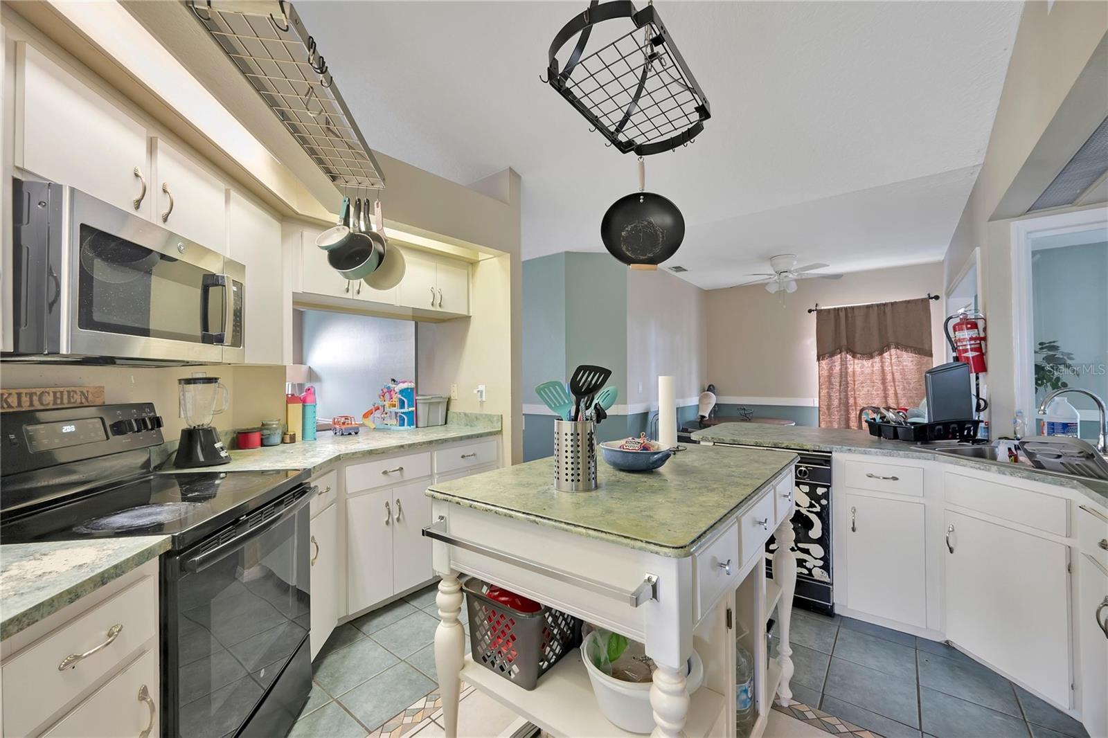 Image 13 of 31 For 523 Little Lake Court