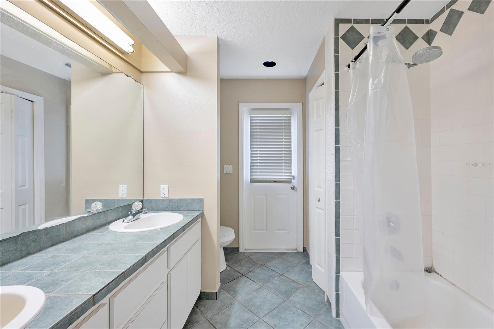 Image 18 of 31 For 523 Little Lake Court