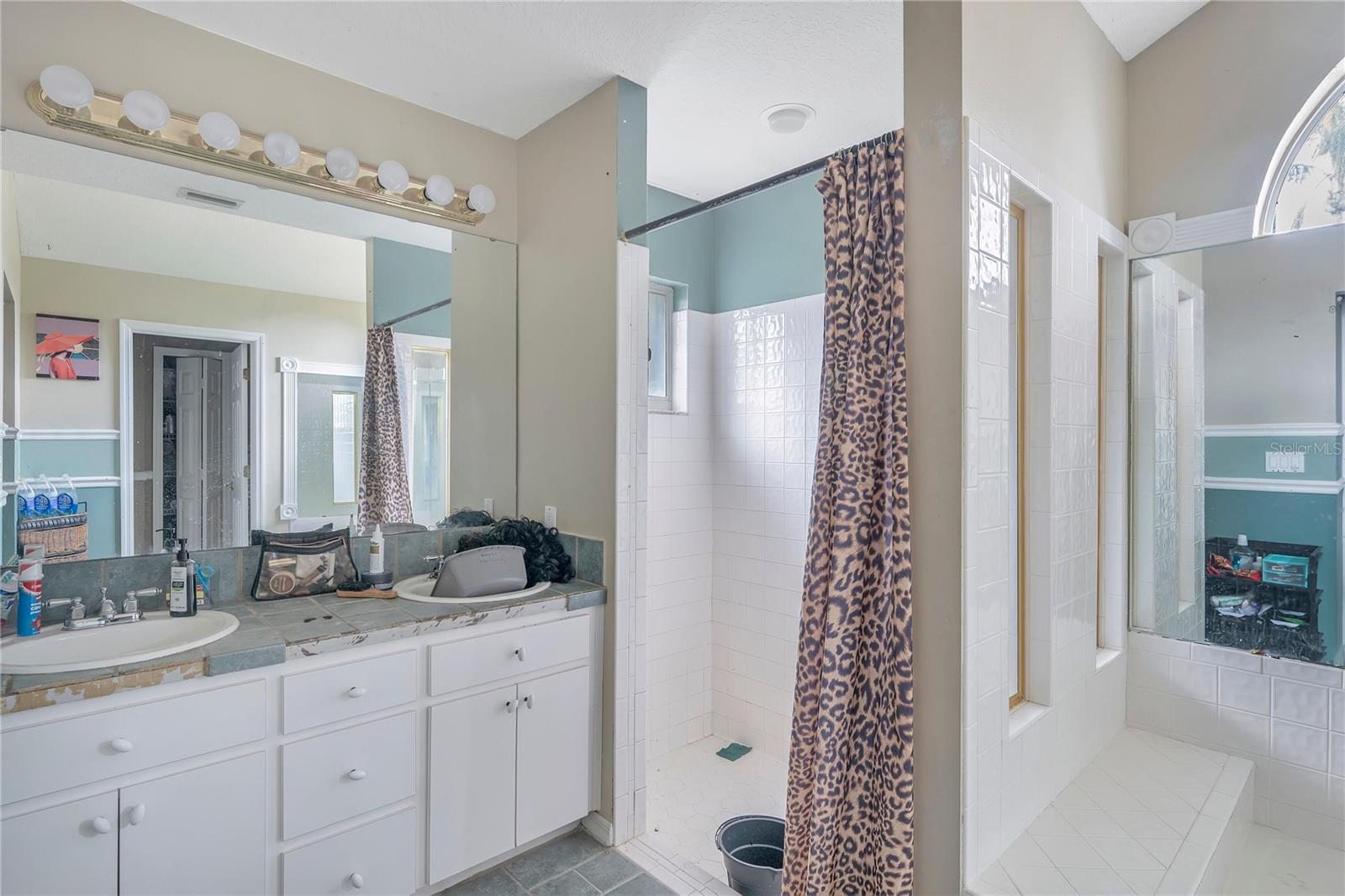 Image 23 of 31 For 523 Little Lake Court