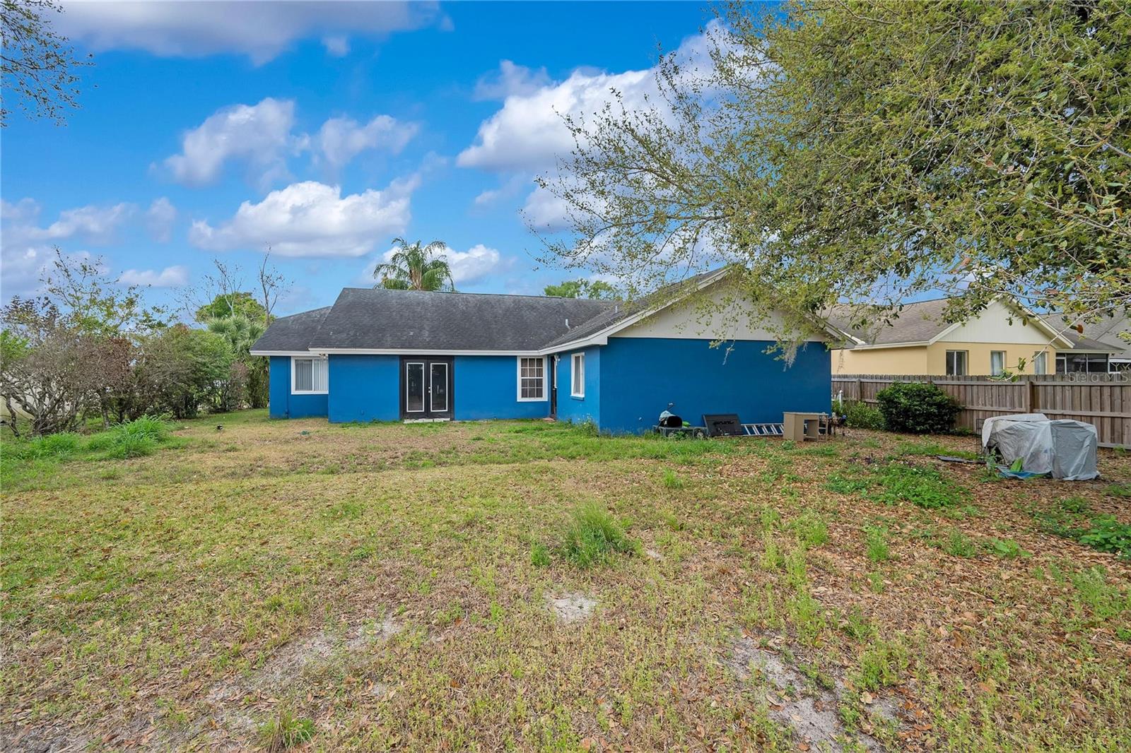 Image 24 of 31 For 523 Little Lake Court