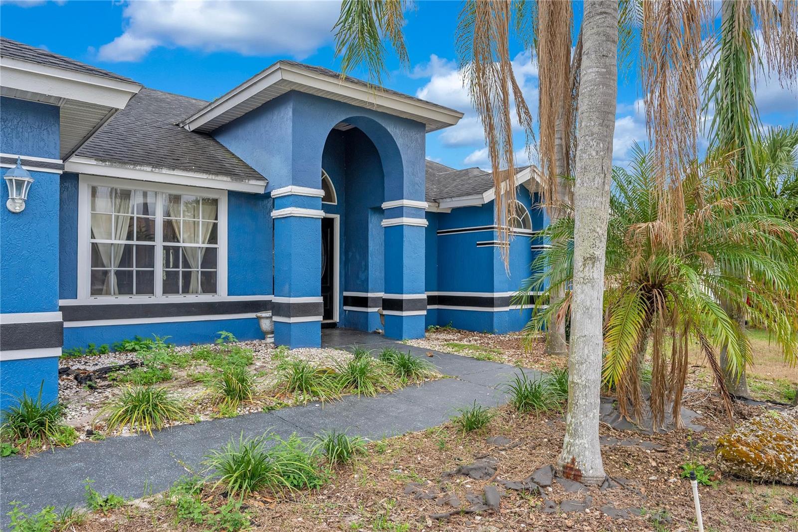 Image 3 of 31 For 523 Little Lake Court