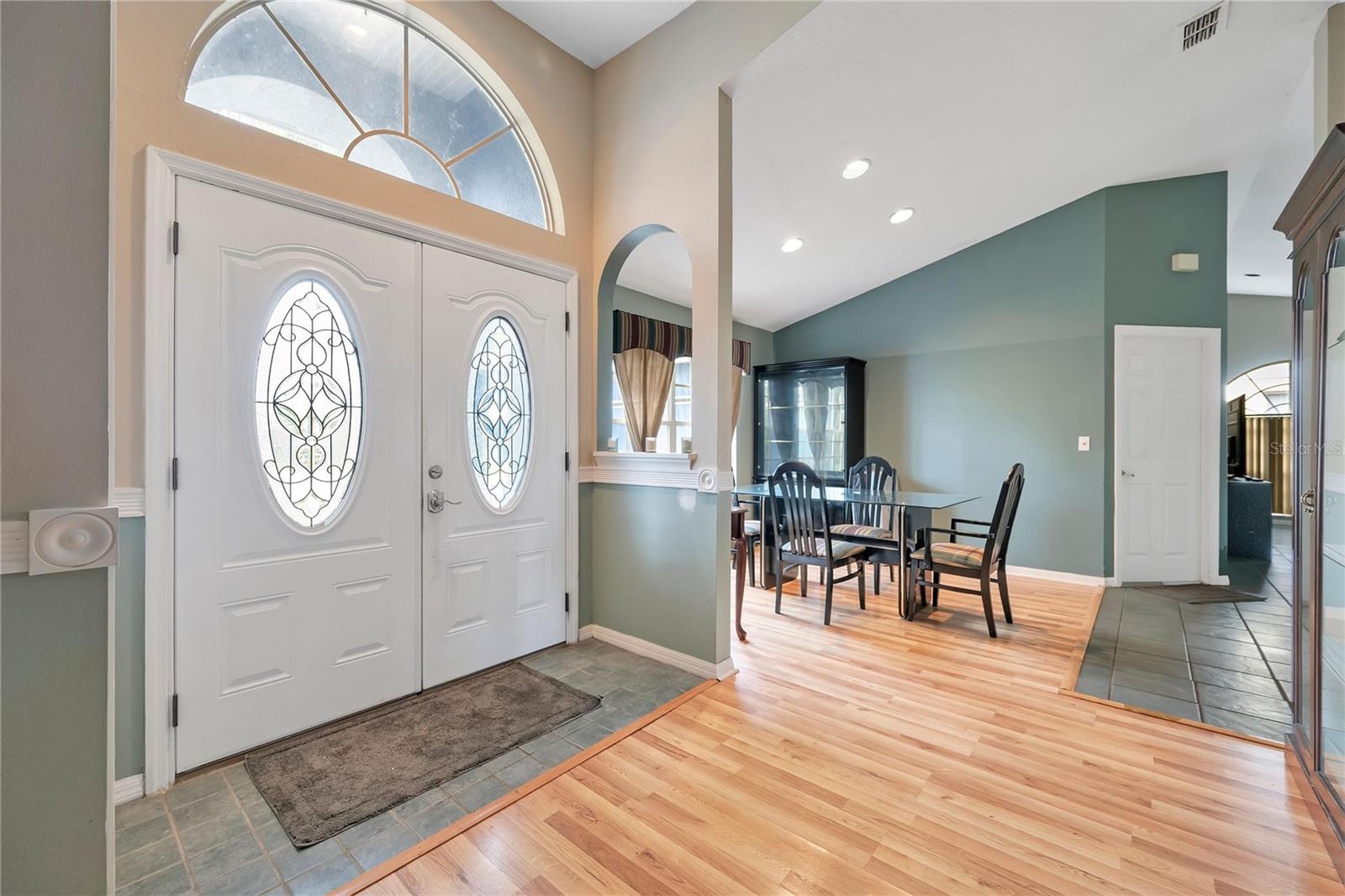 Image 4 of 31 For 523 Little Lake Court