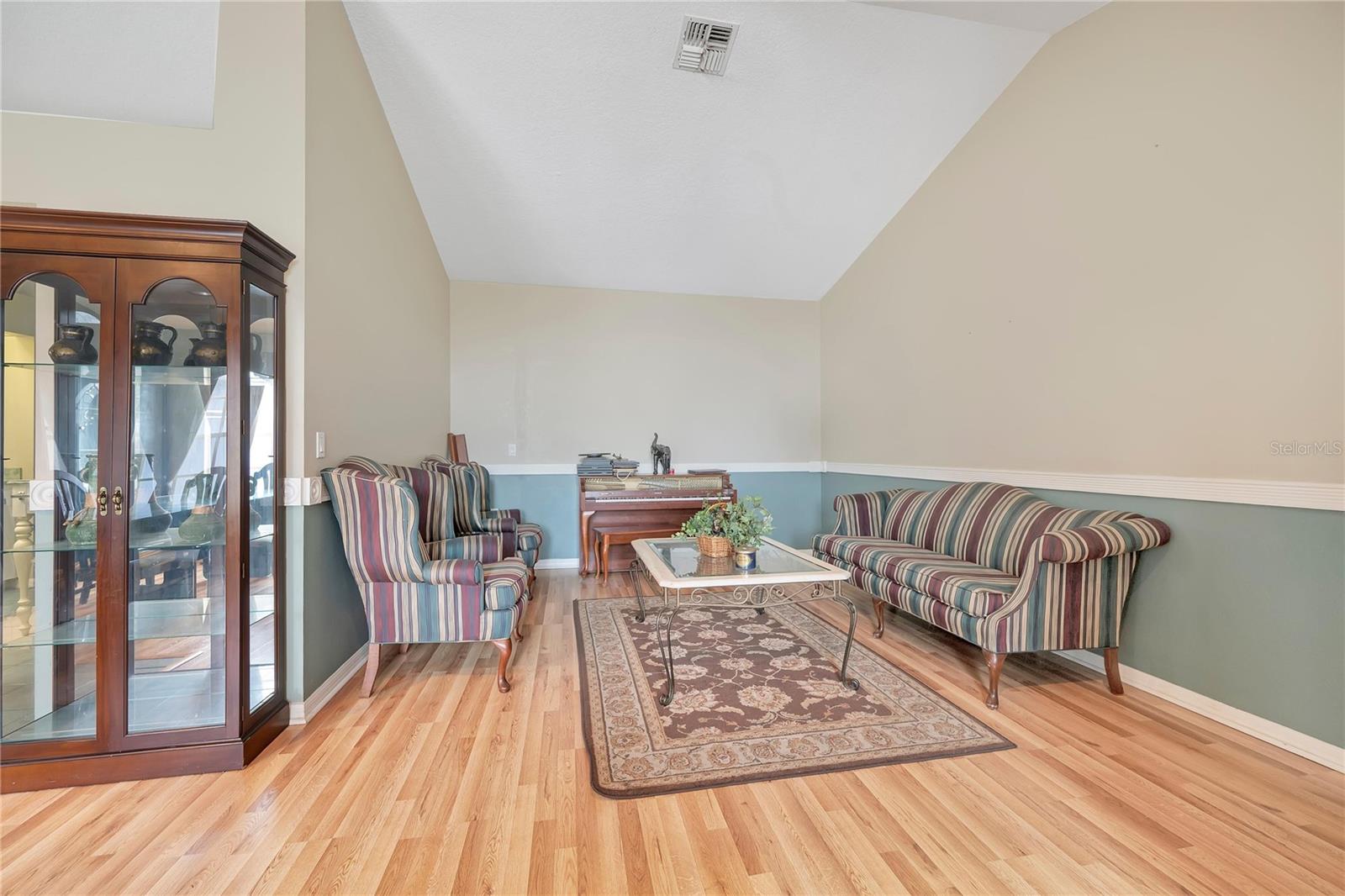 Image 5 of 31 For 523 Little Lake Court