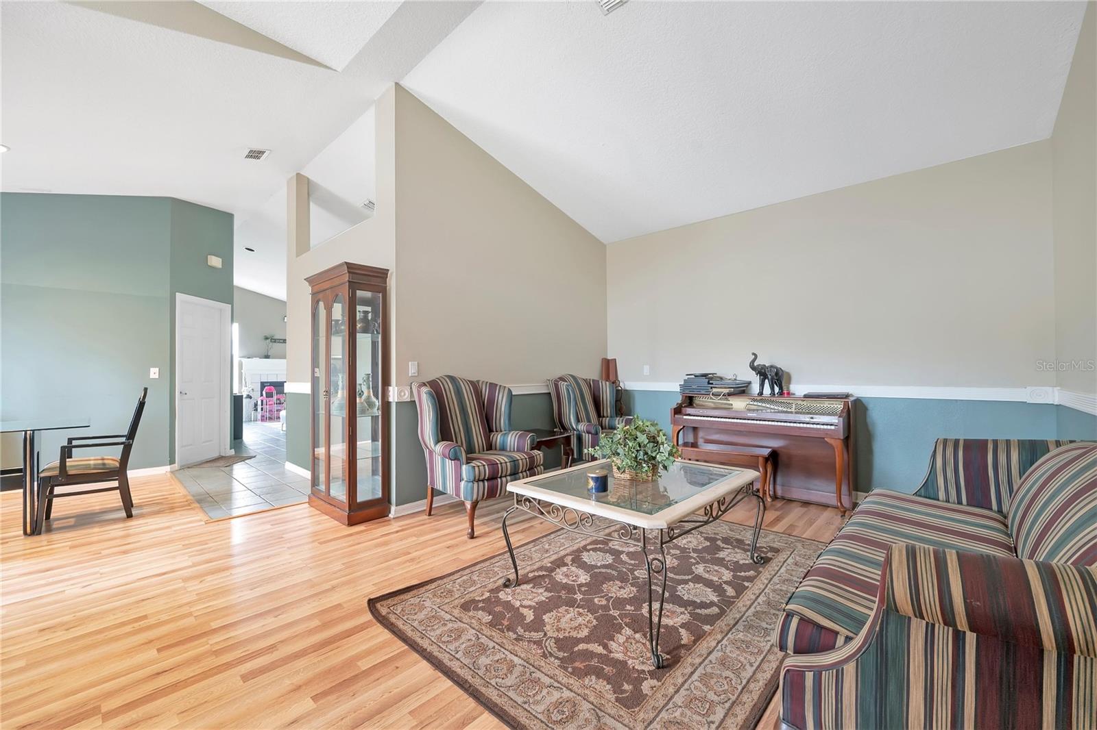 Image 6 of 31 For 523 Little Lake Court