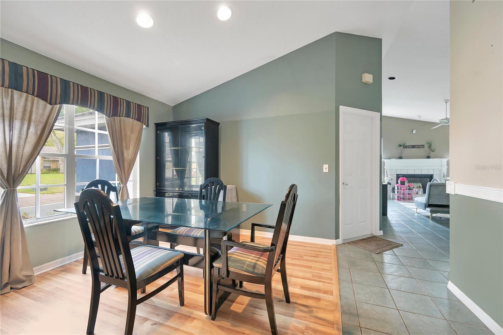 Image 7 of 31 For 523 Little Lake Court