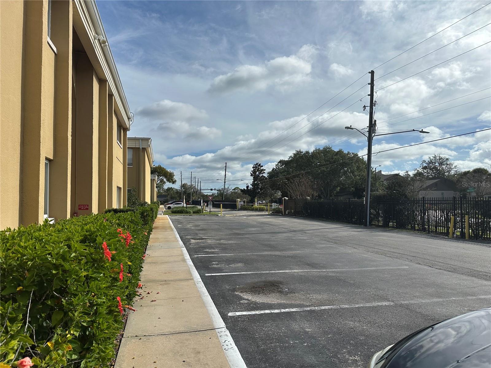 Image 4 of 10 For 1000 Lake Of The Woods Boulevard 204e