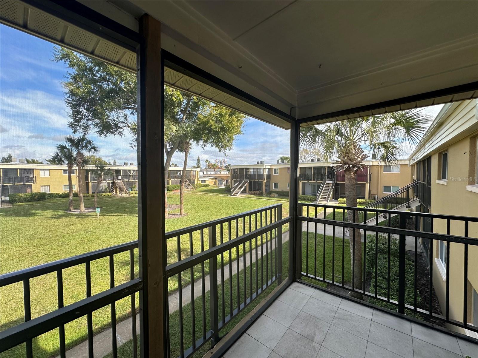 Image 7 of 10 For 1000 Lake Of The Woods Boulevard 204e