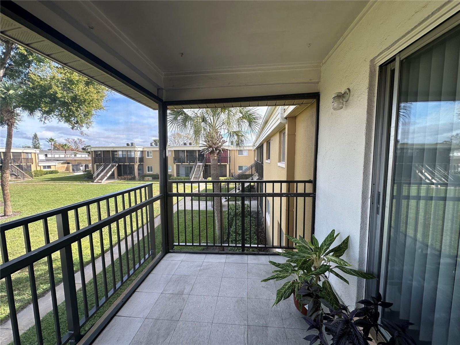 Image 8 of 10 For 1000 Lake Of The Woods Boulevard 204e