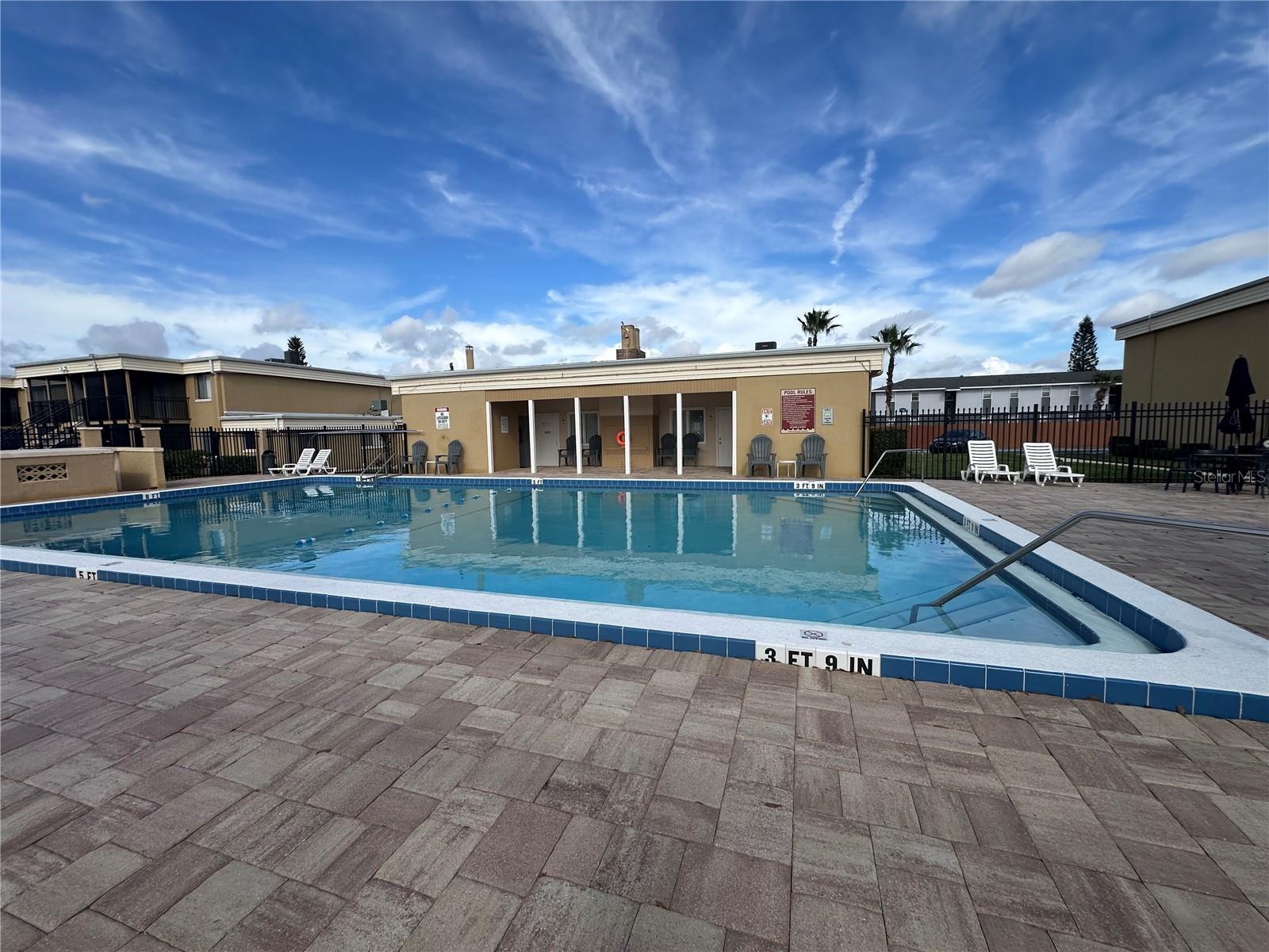 Image 9 of 10 For 1000 Lake Of The Woods Boulevard 204e