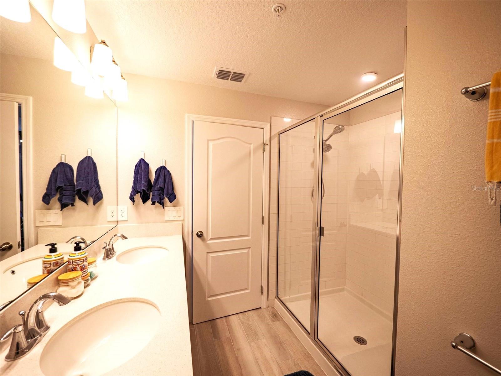 Image 18 of 34 For 391 Cape Honeysuckle Place