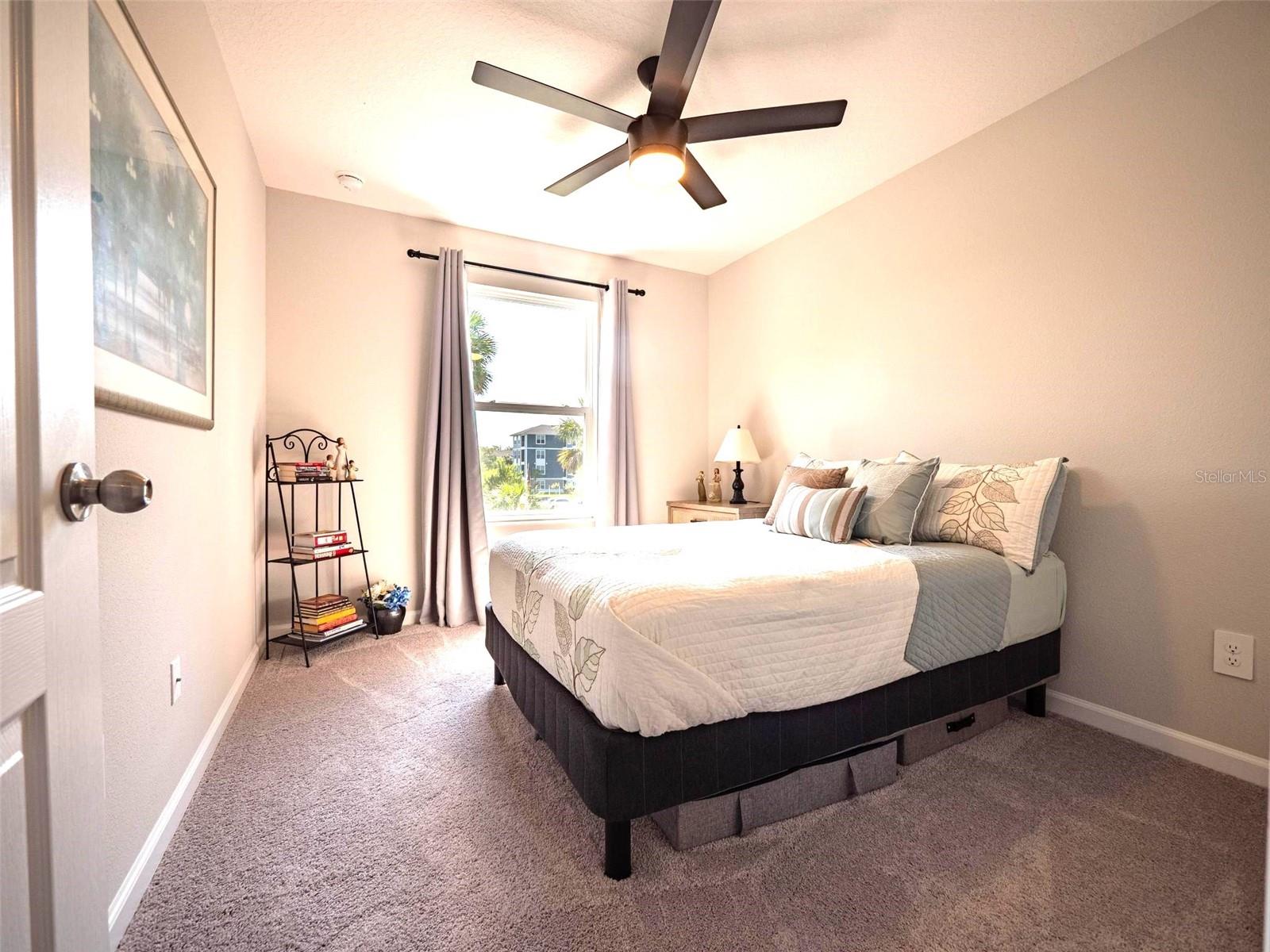 Image 21 of 34 For 391 Cape Honeysuckle Place