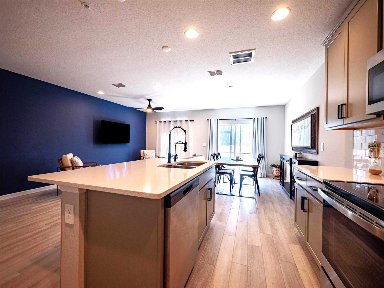 Image 5 of 34 For 391 Cape Honeysuckle Place