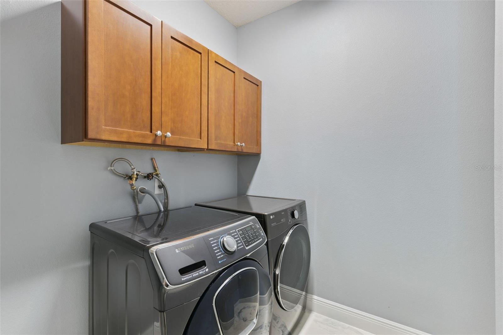 Image 21 of 33 For 1128 Alston Bay Boulevard