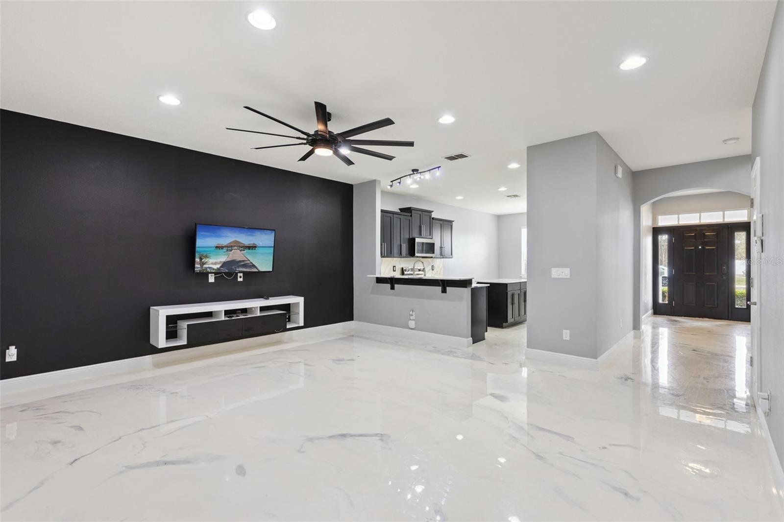 Image 6 of 33 For 1128 Alston Bay Boulevard