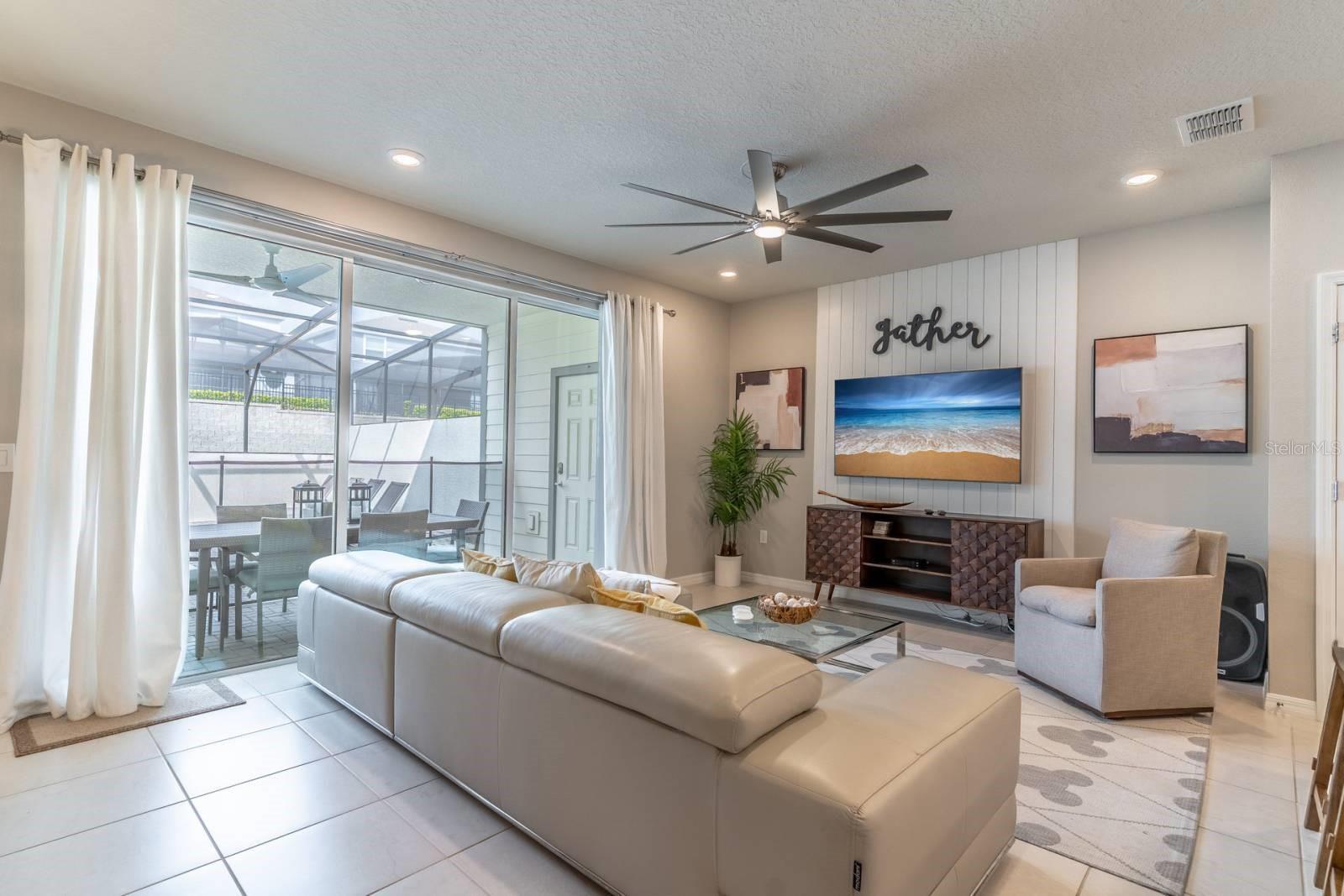 Image 10 of 56 For 886 Paradise Drive