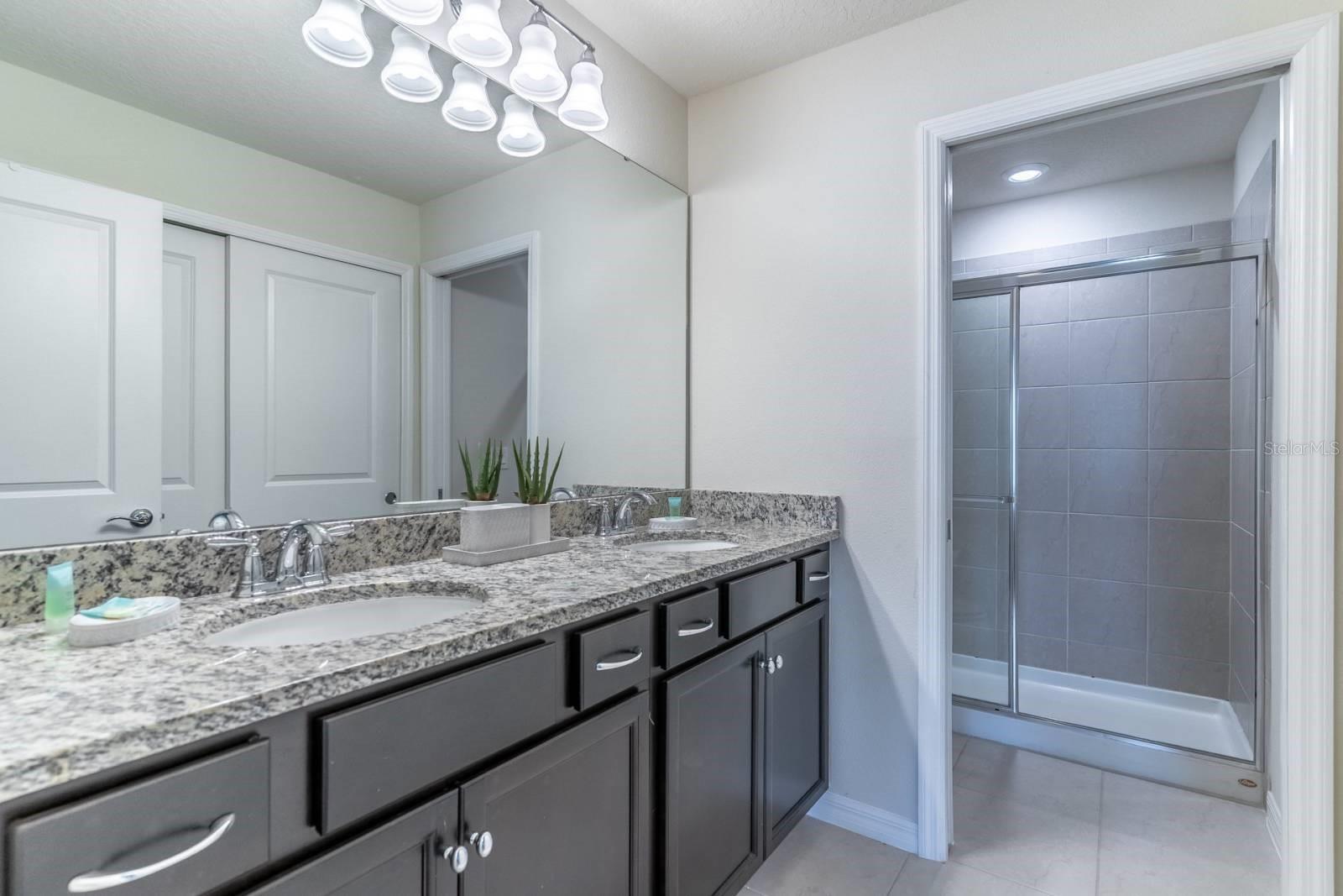 Image 23 of 56 For 886 Paradise Drive