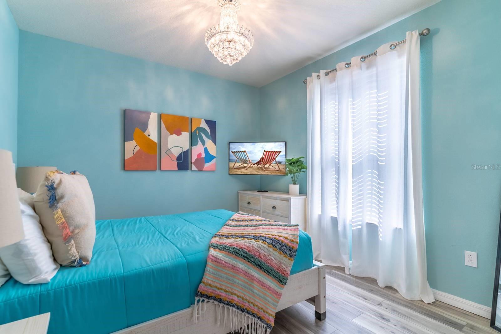 Image 24 of 56 For 886 Paradise Drive