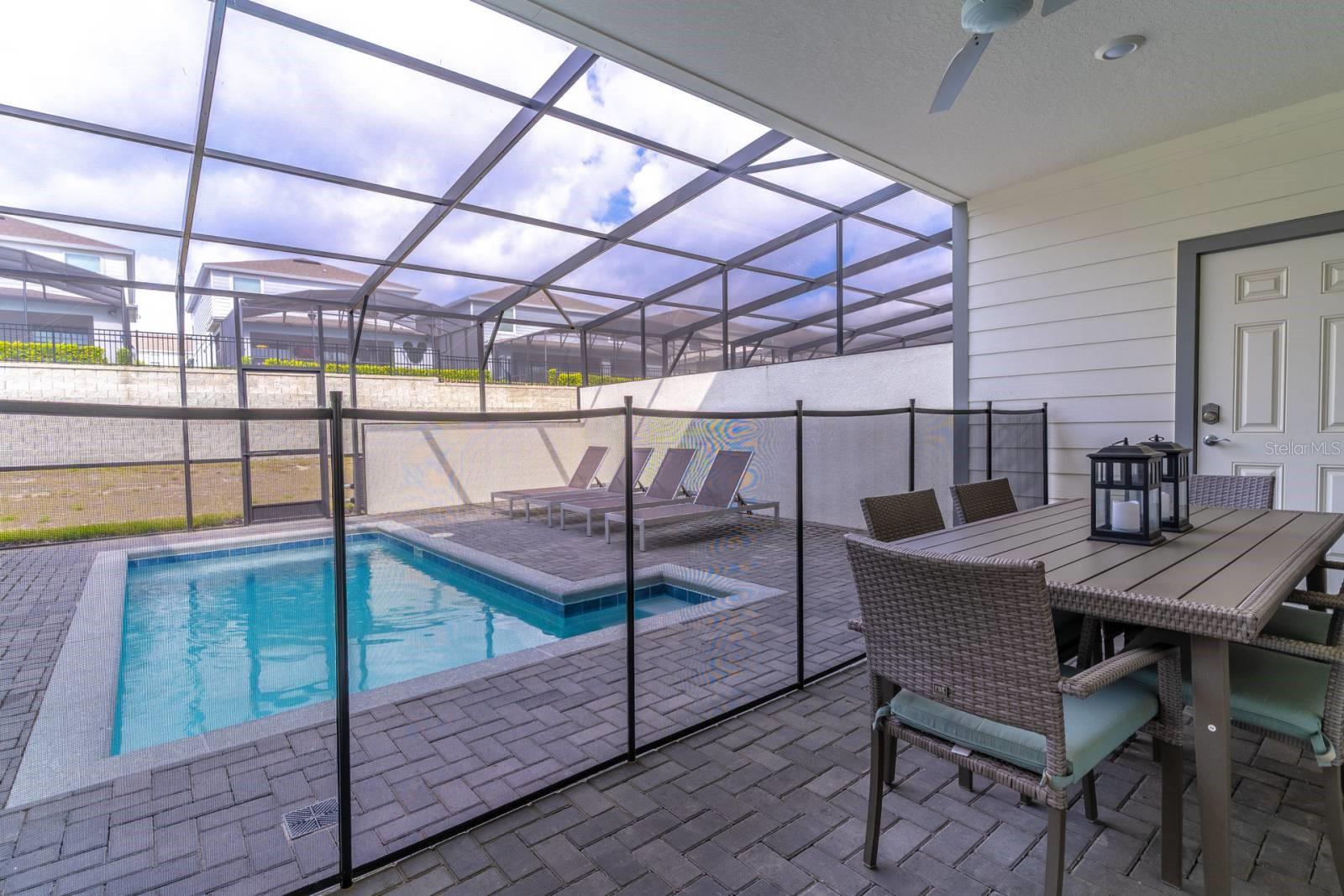 Image 31 of 56 For 886 Paradise Drive