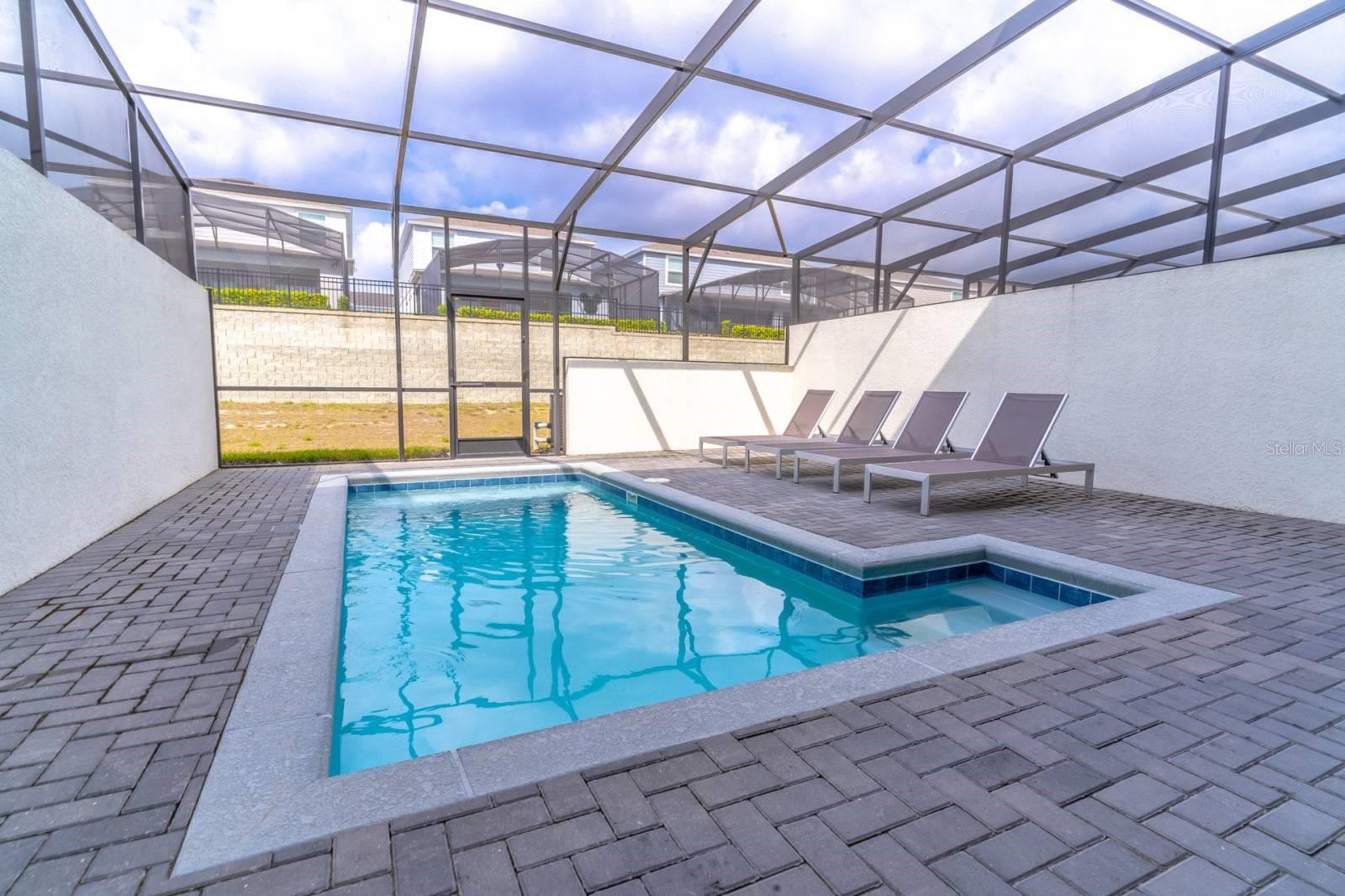 Image 32 of 56 For 886 Paradise Drive