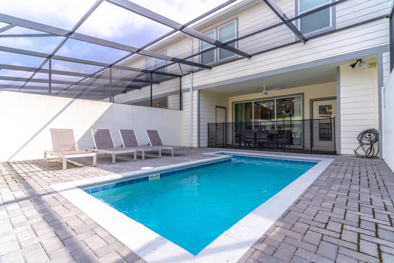 Image 34 of 56 For 886 Paradise Drive